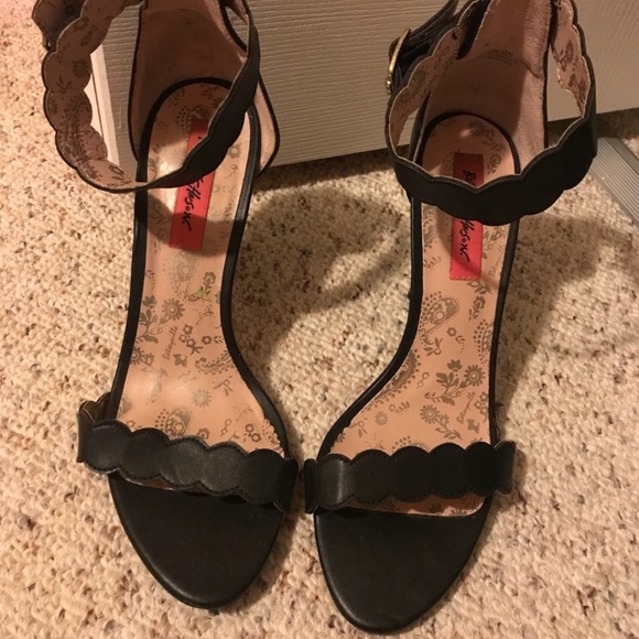 Betsey Johnson Shoes - Gorgeous Betsey Johnson black heels!